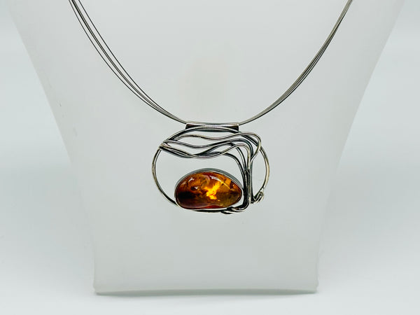 Bernsteincollier / Edelstahlreif 45 cm / Anhänger 925er Silber oxidiert